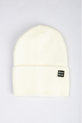 Шапка жіноча